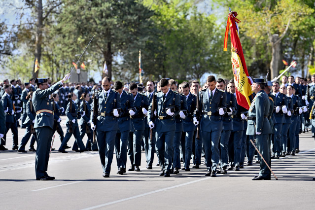 Archivo - Imágenes durante la jura de bandera de guardias civiles en Baeza (Jaén)