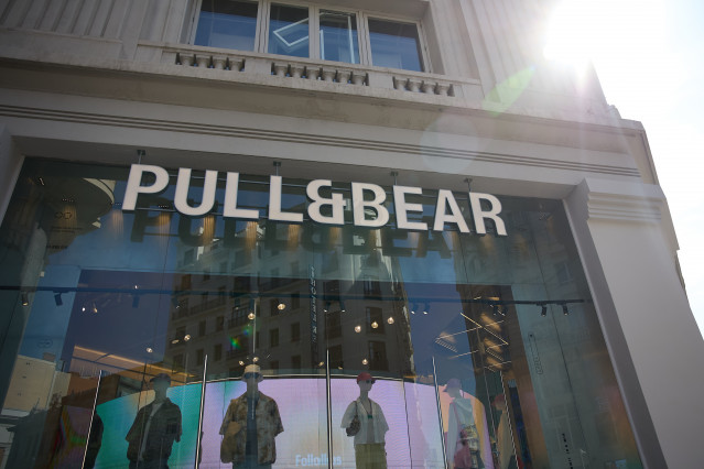 Archivo - Entrada a la tienda de Pull and Bear, a 5 de junio de 2024, en Madrid (España).