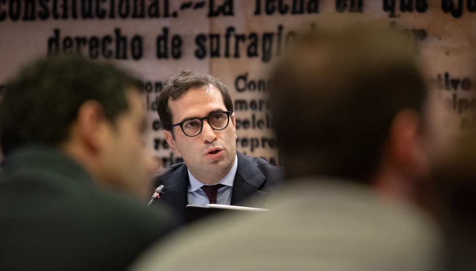 El Ministro de Economía, Comercio y Empresa, Carlos Cuerpo, comparece ante la Comisión de Economía, Comercio y Empresa, a 24 de febrero de 2026, en Madrid (España). La comisión se realiza para da