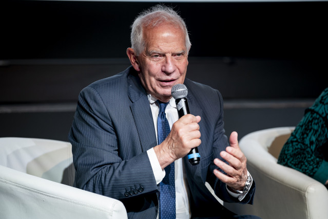 El exministro y alto representante de la UE para Asuntos Exteriores, Josep Borrell, interviene durante la celebración del acto ‘¡Aguanta, Ucrania!’ en Casa América.