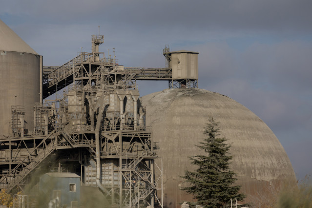 Archivo - Vista de una fábrica