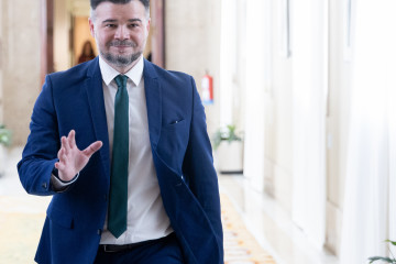 El portavoz de ERC en el Congreso, Gabriel Rufián, a su llegada a la Junta de Portavoces en el Congreso, a 24 de febrero de 2026, en Madrid (España).