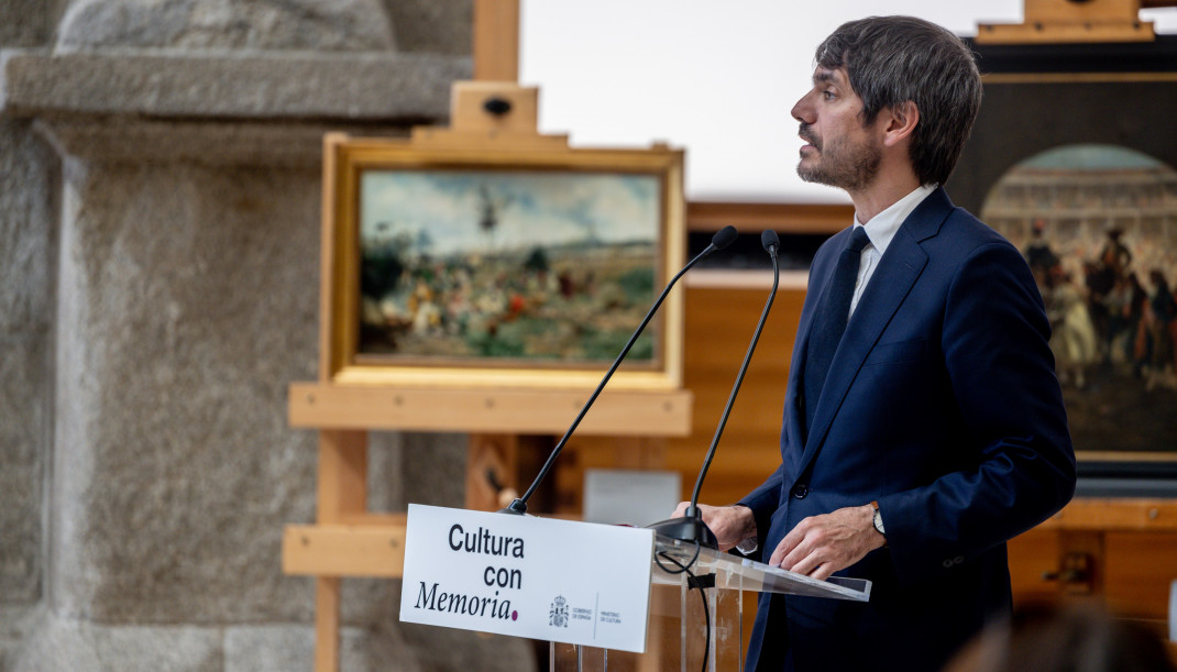 Archivo - El ministro de Cultura, Ernest Urtasun, interviene durante el acto de restitución de obras incautadas durante la Guerra Civil en el Museo Nacional del Prado, a 22 de mayo de 2025, en Madrid