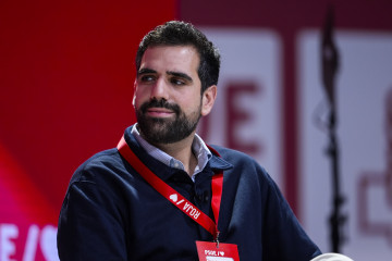 Archivo - El secretario general de Juventudes Socialistas de España, Víctor Camino, durante el ágora “Adelantando por el derecho a una vivienda digna.” en el primer día del 41 Congreso del PSO