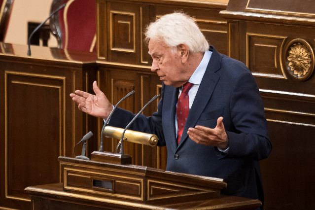 El expresidente del Gobierno Felipe González, durante la presentación del libro ‘El Rey’ de Manuel García-Pelayo, en el Senado, a 25 de febrero de 2026, en Madrid (España). La presentación del libro ‘El Rey’, de Manuel García-Pelayo, coincide con la conme