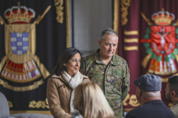 La Ministra de Defensa, Margarita Robles, durante el acto de homenaje  en memoria del capitán enfermero Álvaro García Jiménez, quien perdió la vida el pasado 18 de enero en el accidente ferroviar
