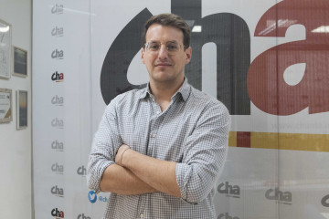 El candidato de Chunta Aragonesista (CHA) para la presidencia de Aragón, Jorge Pueyo, durante una entrevista con Europa Press, a 3 de febrero de 2026, en Zaragoza, Aragón (España).