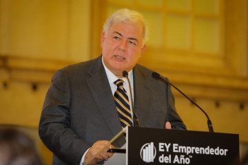 Archivo - Luis Valdivia, fundador y presidente de Ecoener, en la entrega del premio Emprendedor del Año Galicia 2022