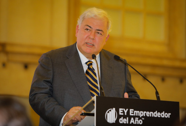 Archivo - Luis Valdivia, fundador y presidente de Ecoener, en la entrega del premio Emprendedor del Año Galicia 2022