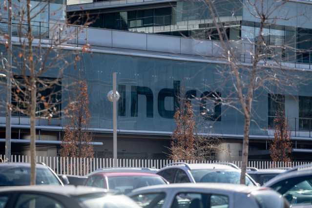 Archivo - Fachada de la sede de Indra, a 5 de febrero de 2025, en Madrid (España).
