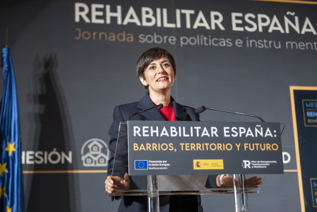 Archivo - La ministra de Vivienda y Agenda Urbana, Isabel Rodríguez, interviene en la jornada 'Rehabilitar España: barrios, territorio y futuro'. En Albacete.