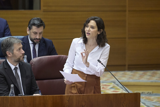 La presidenta de la Comunidad de Madrid, Isabel Díaz Ayuso, durante el pleno de la Asamblea de Madrid, a 19 de febrero de 2026, en Madrid (España).