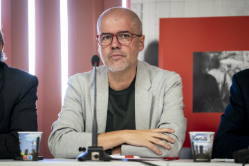 Archivo - El secretario general de CCOO, Unai Sordo, durante la presentación de los resultados de una encuesta de negociación colectiva, en la sede del sindicato, a 2 de octubre de 2023, en Madrid (