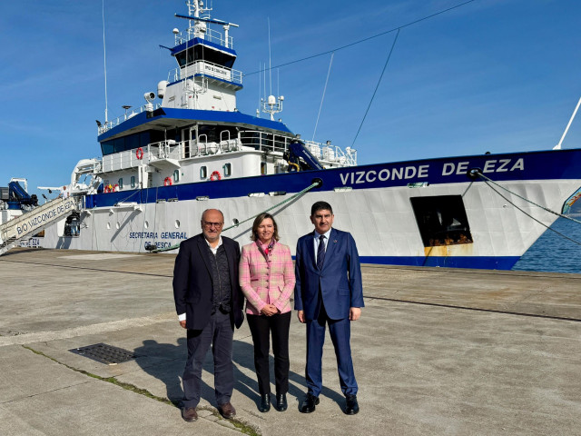 La secretaria general de Pesca, Isabel Artime, visita el buque oceanográfico Vizconde de Eza