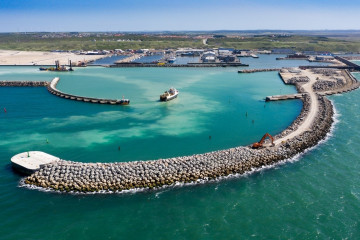 Archivo - Muelle con bloques de Cubipod en Dinamarca