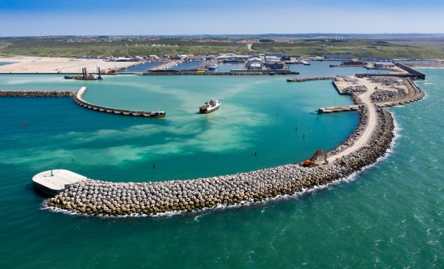 Archivo - Muelle con bloques de Cubipod en Dinamarca