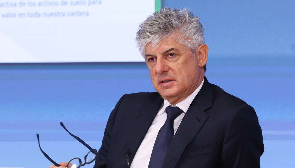 El consejero delegado de Cellnex, Marco Patuano, durante una rueda de prensa, en el Auditorio Castellana 81 Meeting Place, a 27 de febrero de 2026, en Madrid (España). Cellnex registró unas pérdida