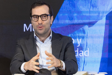 El ministro de Economía, Comercio y Empresa, Carlos Cuerpo, durante el encuentro ‘Mujer, Crecimiento y Competitividad’, en la sede del Ministerio, a 27 de febrero de 20266, en Madrid (España). E