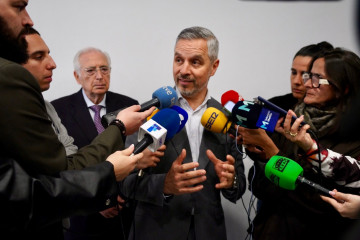 El vicesecretario general de Economía del Partido Popular (PP) a nivel nacional, Juan Bravo, durante la atención a medios.