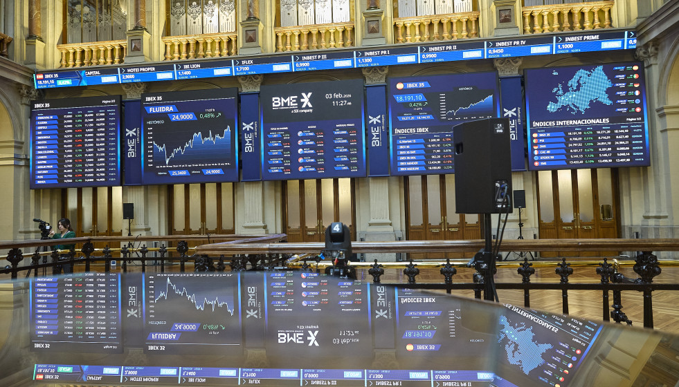 Paneles informativos en el Palacio de la Bolsa de Madrid, a 3 de febrero de 2026