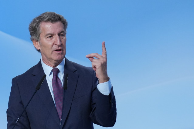 Archivo - El presidente del Partido Popular, Alberto Núñez Feijóo, interviene durante una acto. Imagen de archivo.