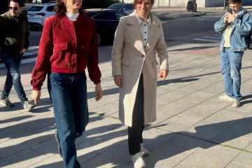 Rita Maestre y Mónica García a su llegada al plenario municipal de Más Madrid.