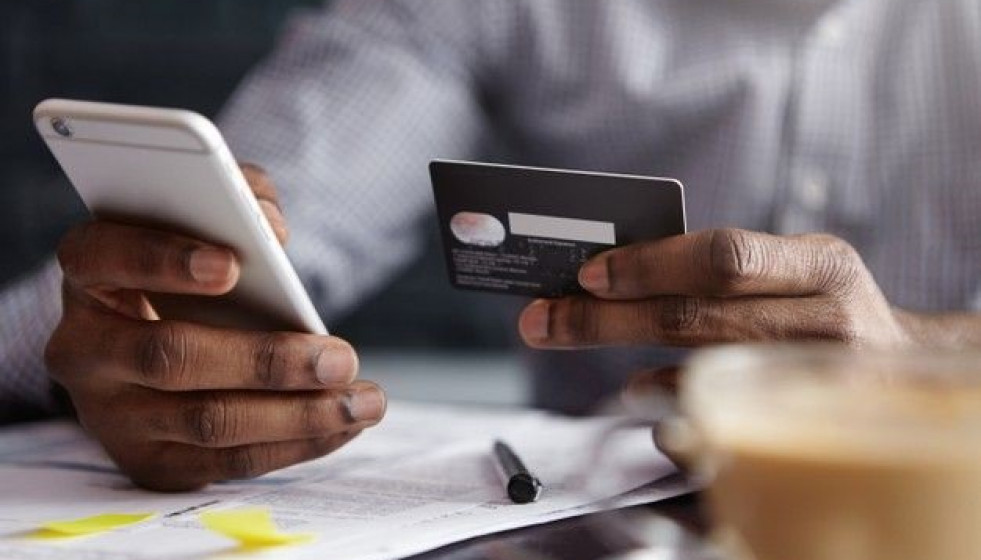 Archivo - Anular, bloquear y cancelar tarjetas de crédito