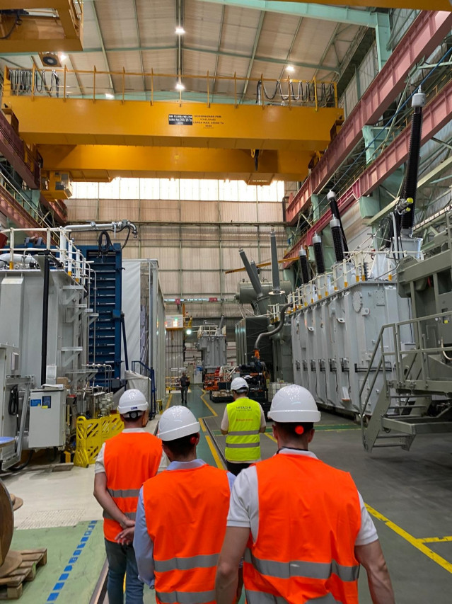 Interior de las instalaciones de Hitachi Energy en Córdoba capital.