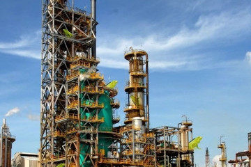 Archivo - Una refinería de Ecopetrol.