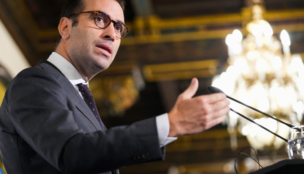 Archivo - El ministro de Economía, Comercio y Empresa, Carlos Cuerpo, durante su itnervención en un desayuno-coloquio sobre la situación de la economía en España. A 13 de septiembre de 2024, en S