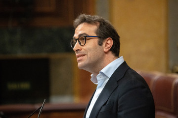 El ministro de Economía, Comercio y Empresa, Carlos Cuerpo, durante una sesión de control al Gobierno , en el Congreso de los Diputados, a 11 de febrero de 2026, en Madrid (España). El pleno acoge 