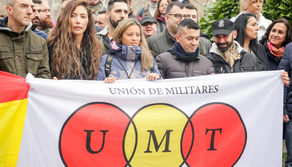 Archivo - Imagen de archico de una concentración convocada por la Unión de Militares de Tropa (UMT) frente al Ministerio de Defensa