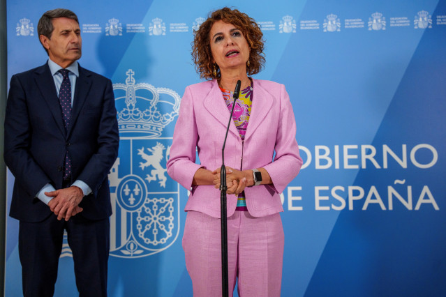 La vicepresidenta primera y ministra de Hacienda, María Jesús Montero preside la reunión con las organizaciones agrarias. A 27 de febrero de 2026 en Sevilla, Andalucía (España). La vicepresidenta primera y ministra de Hacienda, María Jesús Montero, mantie