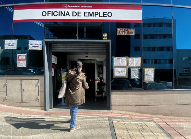 Archivo - Una oficina de empleo en Madrid