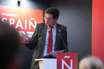 El ministro para la Transformación Digital y de la Función Pública, Óscar López, participa en el acto ‘Con nuestra IA’, Mobile World Congress Barcelona 2026, en la Fira de Barcelona, a 3 de m