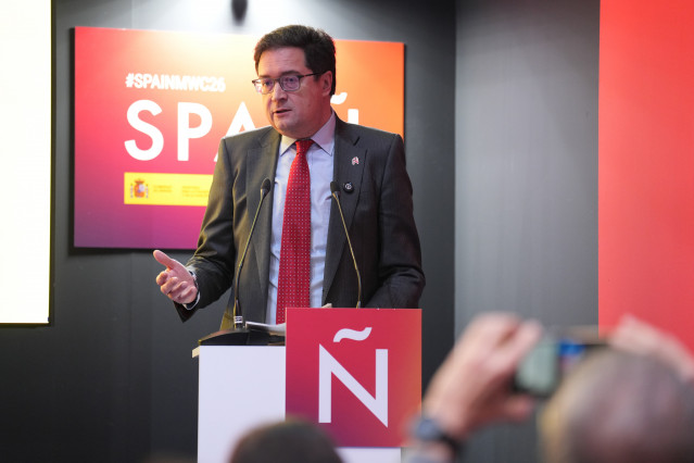 El ministro para la Transformación Digital y de la Función Pública, Óscar López, participa en el acto ‘Con nuestra IA’, Mobile World Congress Barcelona 2026, en la Fira de Barcelona, a 3 de marzo de 2026, en L'Hospitalet de Llobregat, Barcelona, Catalunya