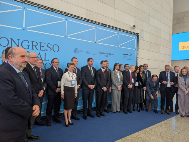 El ministro de Transportes y Movilidad Sostenible, Óscar Puente, en el primer Congreso Nacional Portuario celebrado en València