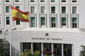 Archivo - Fachada del Ministerio de Defensa.