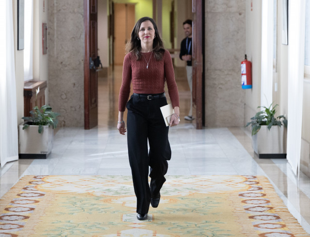 La secretaria general de Podemos, Ione Belarra, a su llegada a la Junta de Portavoces en el Congreso, a 24 de febrero de 2026, en Madrid (España).