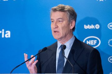 El presidente del PP, Alberto Núñez Feijóo, durante un desayuno informativo de Fórum Europa, a 4 de marzo de 2026, en Bilbao, Vizcaya, País Vasco (España).