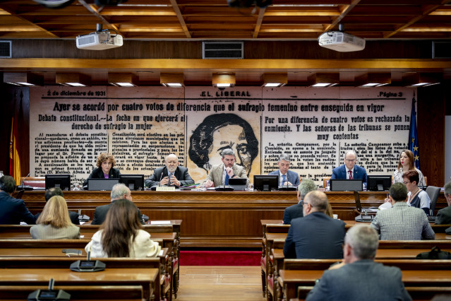 Archivo - El Presidente del Centro de Investigaciones Sociológicas (CIS), José Félix Tezanos Tortajada, comparece ante la Comisión de Investigación sobre la gestión del CIS, en el Senado, a 9 de diciembre de 2025, en Madrid (España).