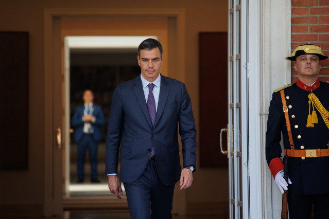 Archivo - El presidente del Gobierno, Pedro Sánchez, a su llegada para recibir al presidente del Consejo Europeo, en el Complejo de la Moncloa, a 30 de mayo de 2024, en Madrid (España).
