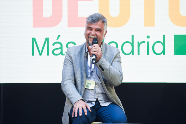 Archivo - El Secretario de Organización y Formación de Más Madrid Gabriel Ortega participa en la Cumbre de Otoño organizada por Más Madrid, a 18 de octubre de 2025, en Madrid (España).