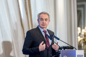 El expresidente del Gobierno, José Luis Rodríguez Zapatero, durante un desayuno informativo de Nueva Economía Fórum, en el Hotel Mandarin Oriental Ritz, a 5 de marzo de 2026, en Madrid (España).