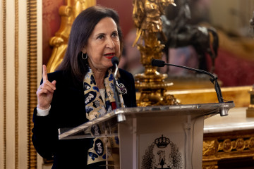 La ministra de Defensa, Margarita Robles, durante la entrega el Premio Extraordinario de Defensa al exministro y alto representante de la UE para Asuntos Exteriores, en el Cuartel General del Ejércit