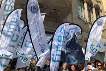 Archivo - Banderas del sindicato FINE