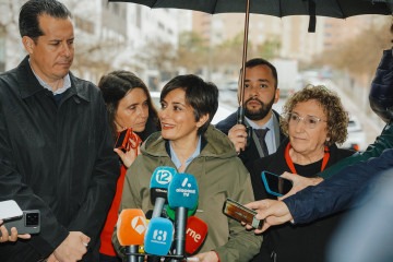 La ministra de Vivienda y Agenda Urbana, Isabel Rodríguez, atiende a los medios de comunicación, a 5 de marzo de 2026, en Alicante, Comunidad Valenciana (España)