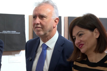 El ministro de Política Territorial y Memoria Democrática, Ángel Víctor Torres, en declaraciones a los medios antes de la presentación de la exposición 'Nuevo Almanaque Nacional de Resistencias,