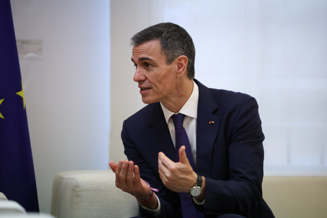 El presidente del Gobierno, Pedro Sánchez, recibe al Gran Duque Guillermo V, en el Palacio de la Moncloa, a 5 de marzo de 2026, en Madrid (España).