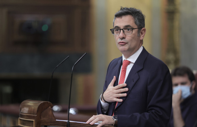 Archivo - El ministro de la Presidencia, Relaciones con las Cortes y Memoria Democrática, Félix Bolaños, interviene durante una sesión plenaria en el Congreso de los Diputados, a 13 de septiembre de 2021.